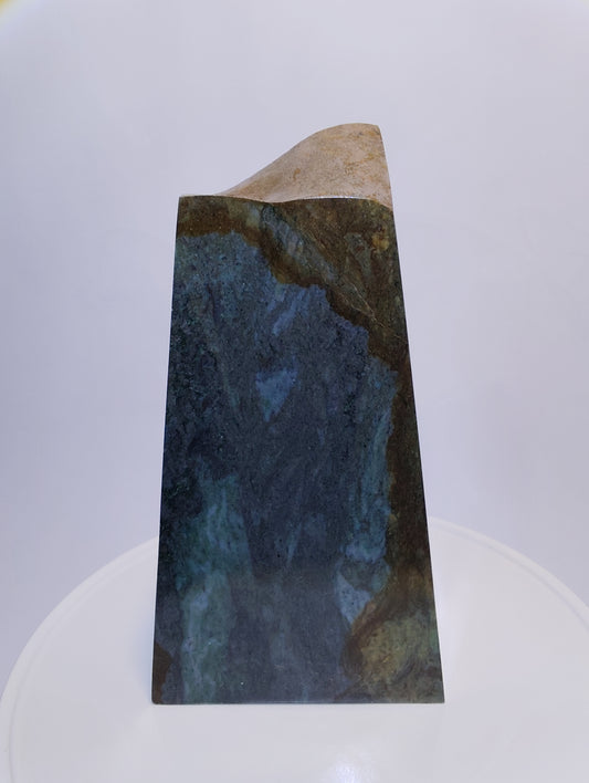 Obay Keystone Sculpture Front View